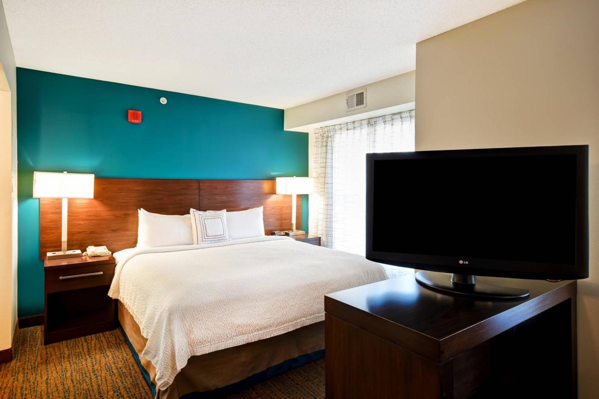 By Marriott Dayton Hotel 3*